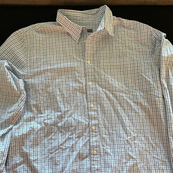 Old Navy Casual Button down shirt; size XL. Great condition. - Picture 1 of 5
